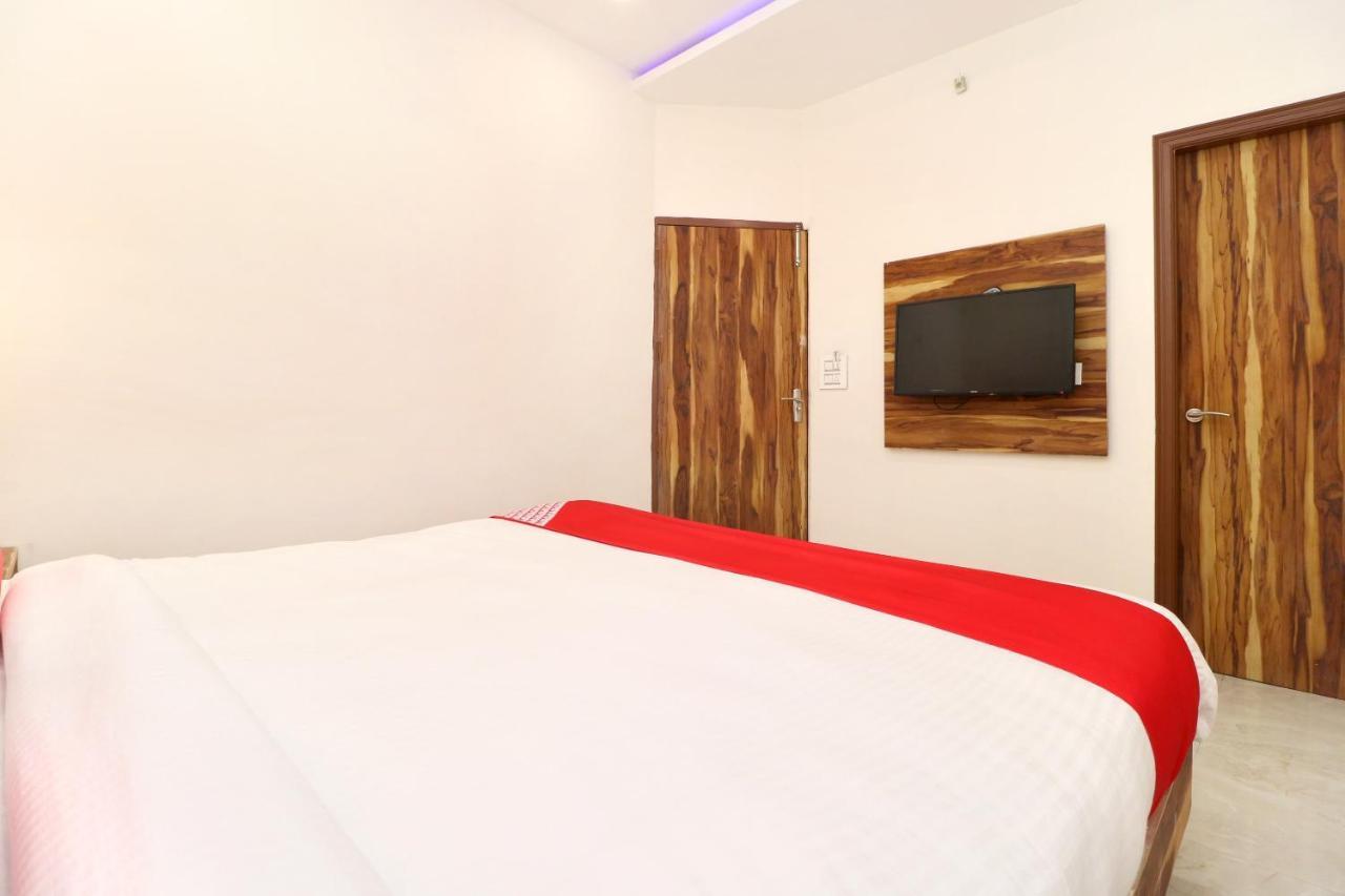 Hotel D Plaza Zirakpur Eksteriør billede