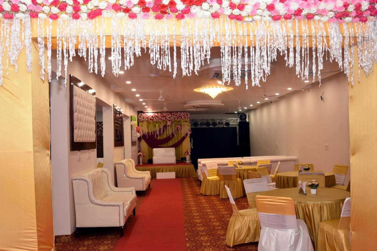 Hotel D Plaza Zirakpur Eksteriør billede