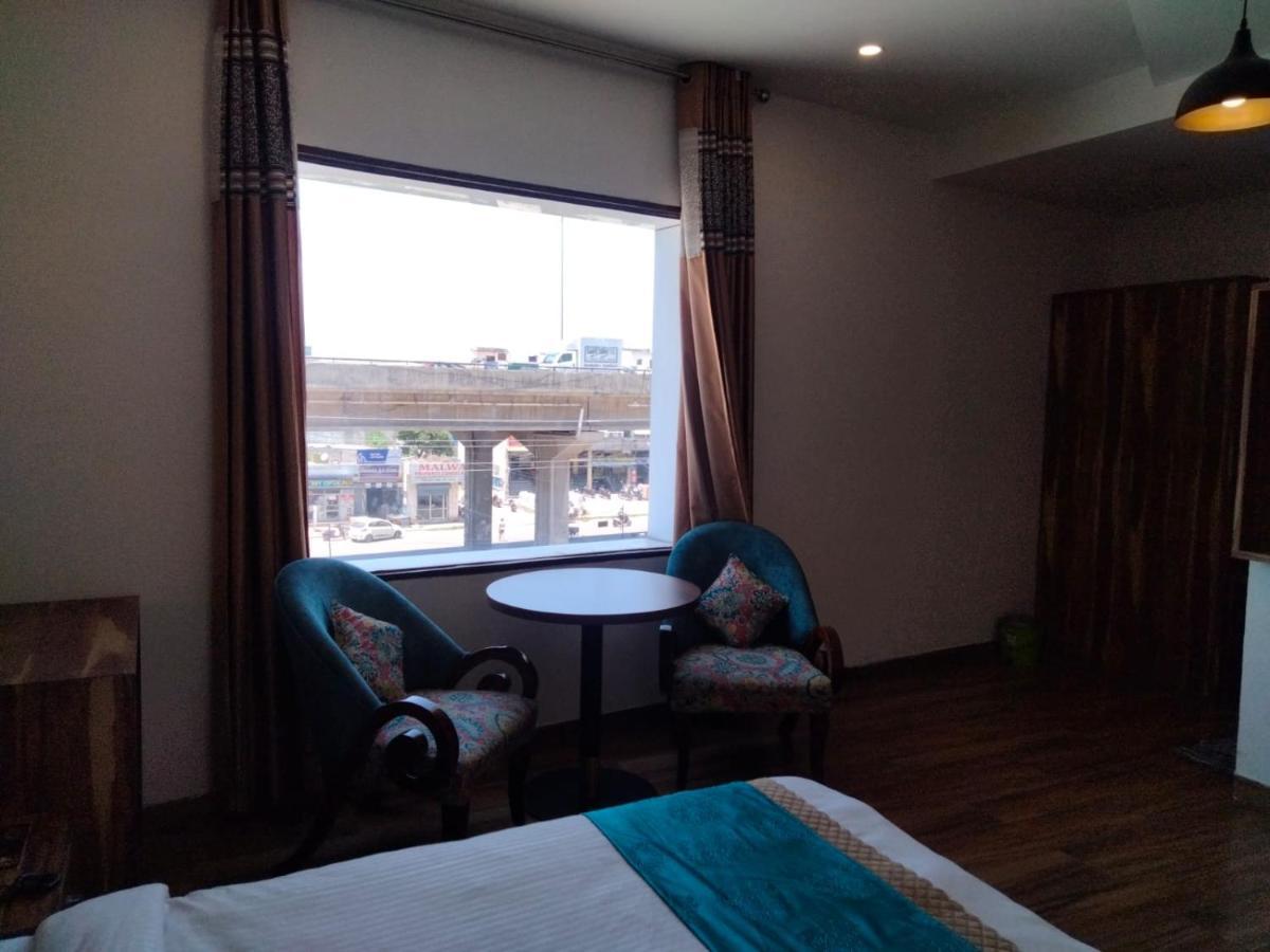 Hotel D Plaza Zirakpur Eksteriør billede