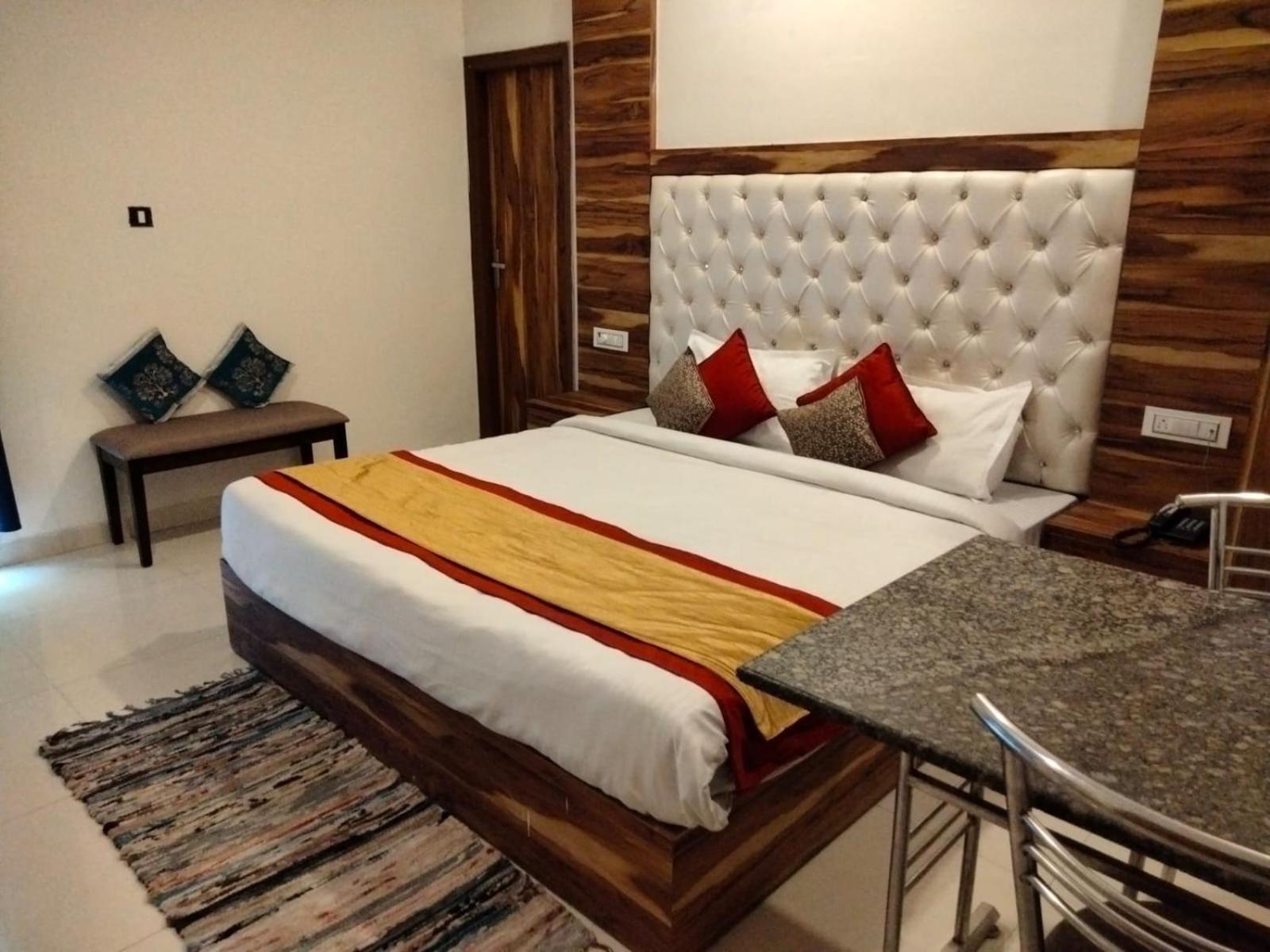Hotel D Plaza Zirakpur Eksteriør billede