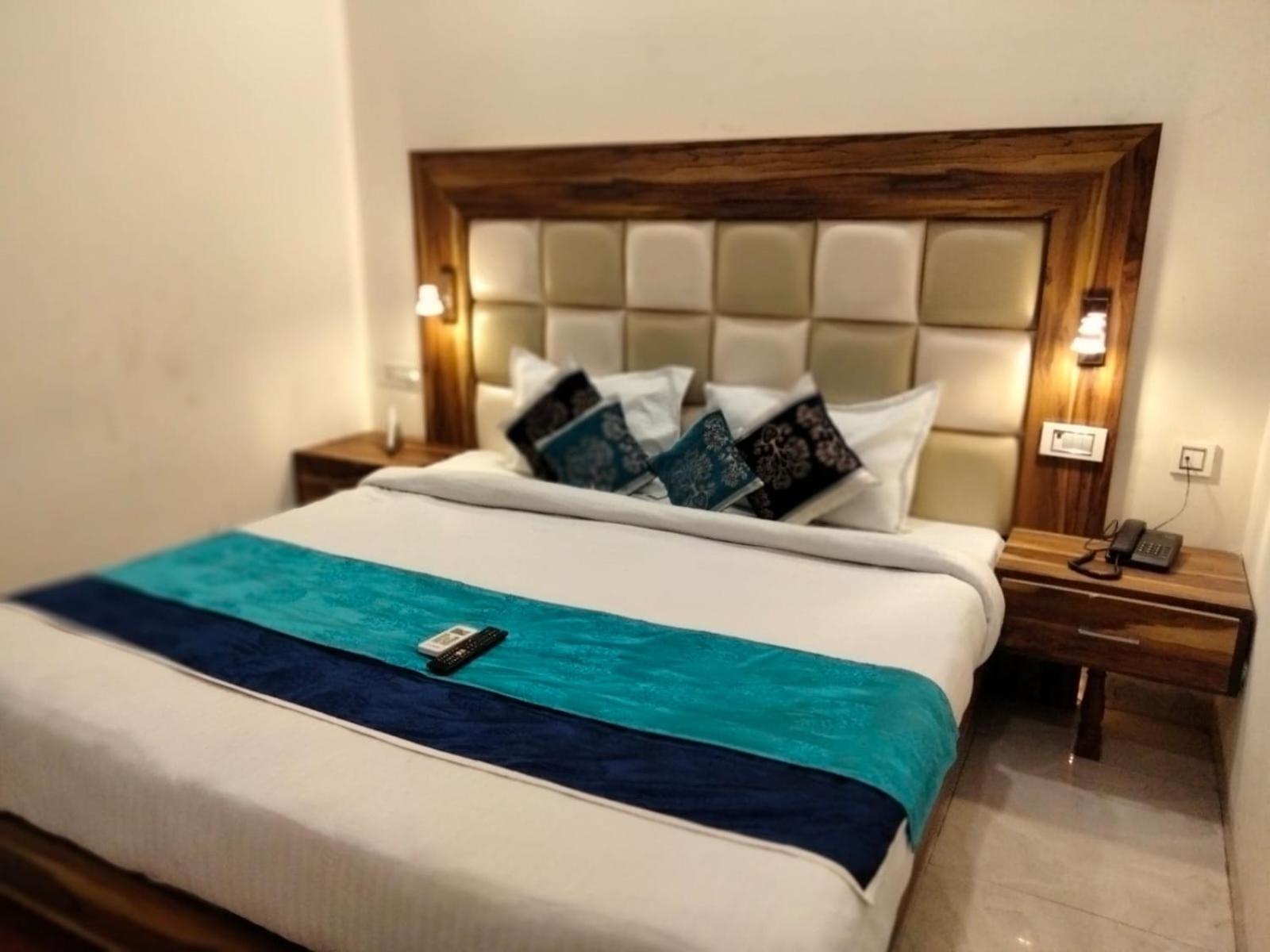 Hotel D Plaza Zirakpur Eksteriør billede