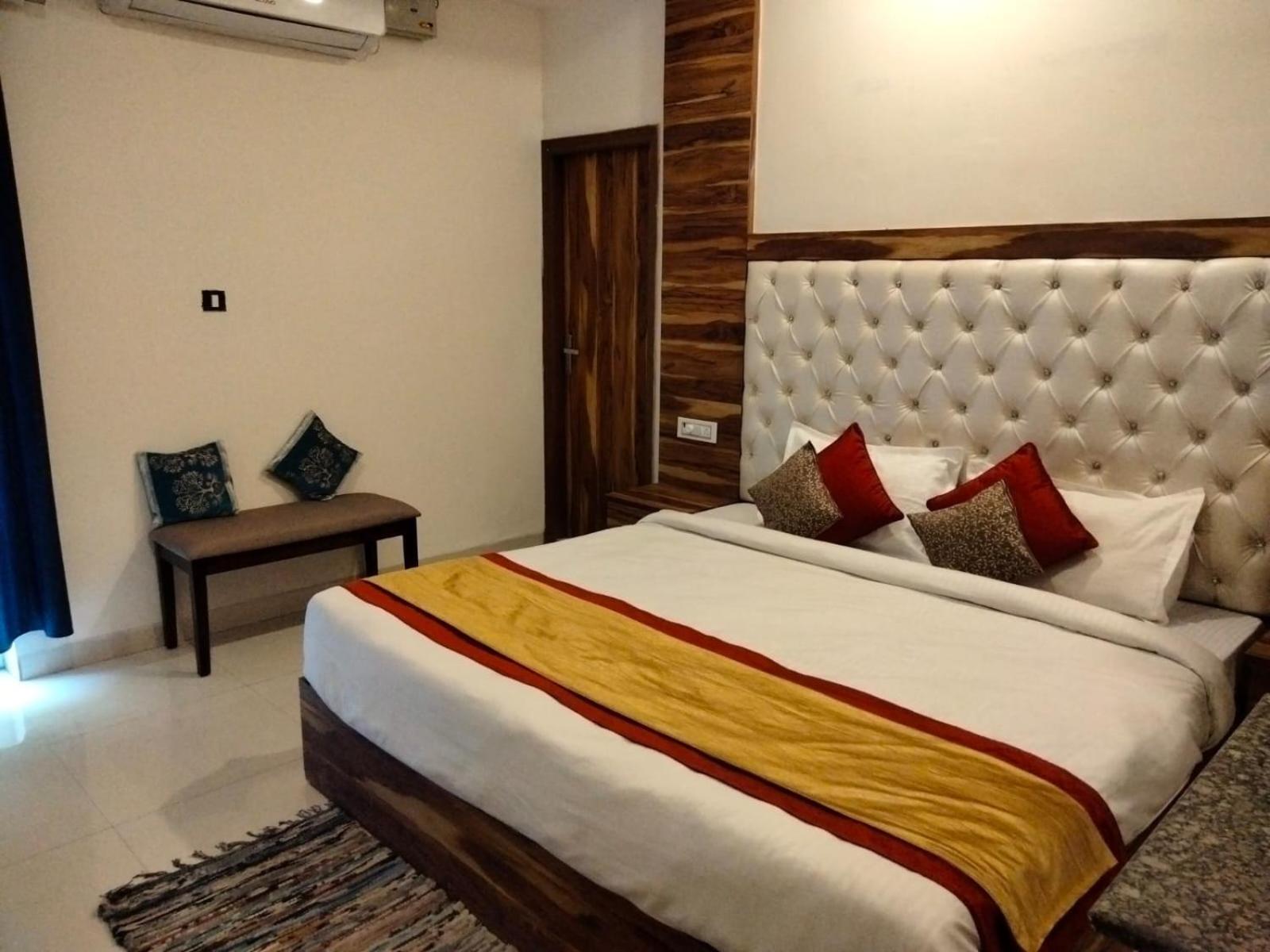 Hotel D Plaza Zirakpur Eksteriør billede