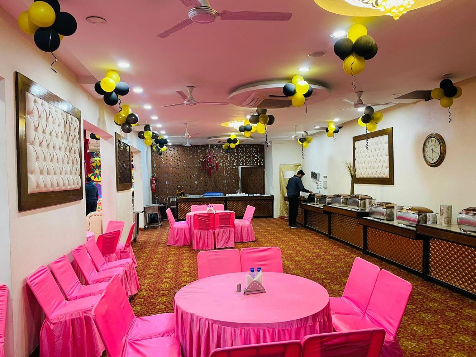 Hotel D Plaza Zirakpur Eksteriør billede