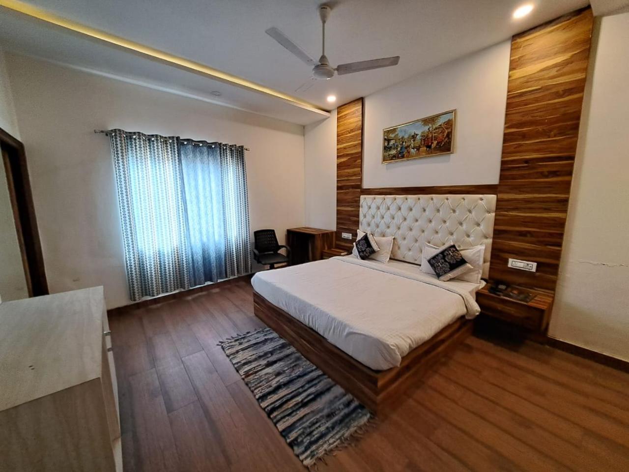 Hotel D Plaza Zirakpur Eksteriør billede