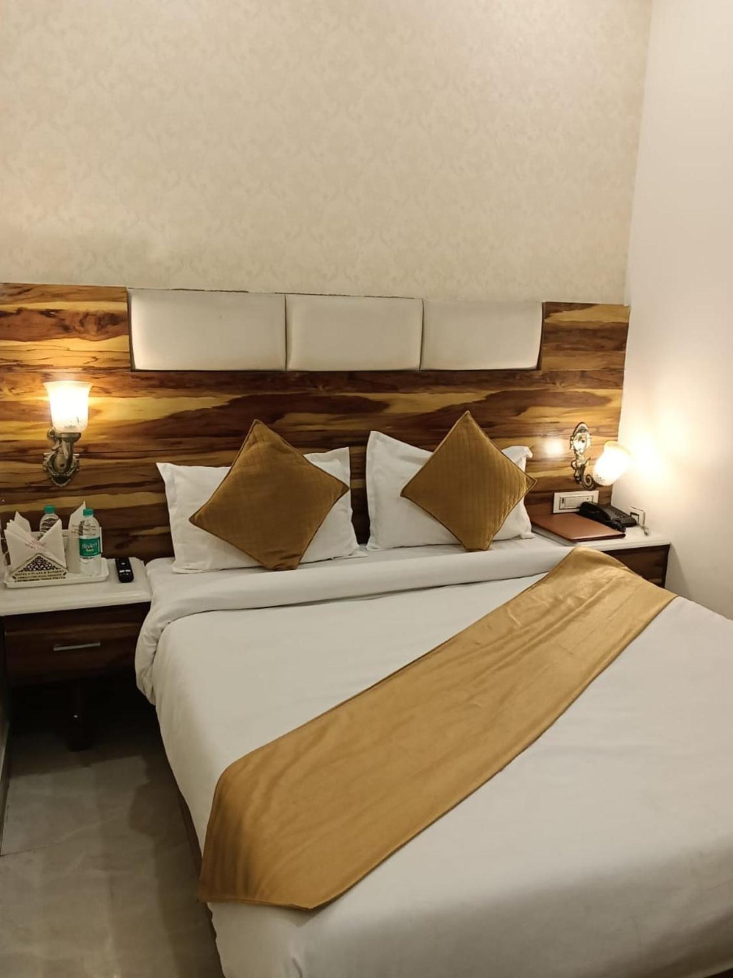 Hotel D Plaza Zirakpur Eksteriør billede